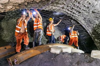 云南铁路建设上半年稳步推进 多点开花 专业施工打造交通新枢纽